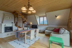 Apartmán HANKA - obývacia izba s krbom
